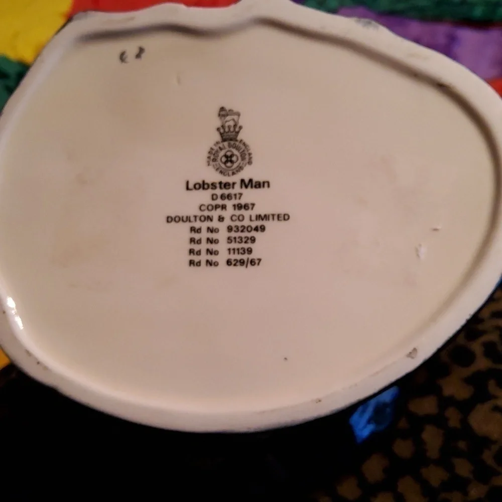 Large royal daulton Toby mug approximately 7